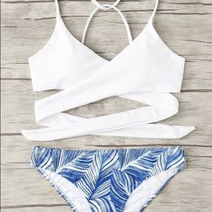 SHEIN Wrap Top With Leaf Print Bikini Set